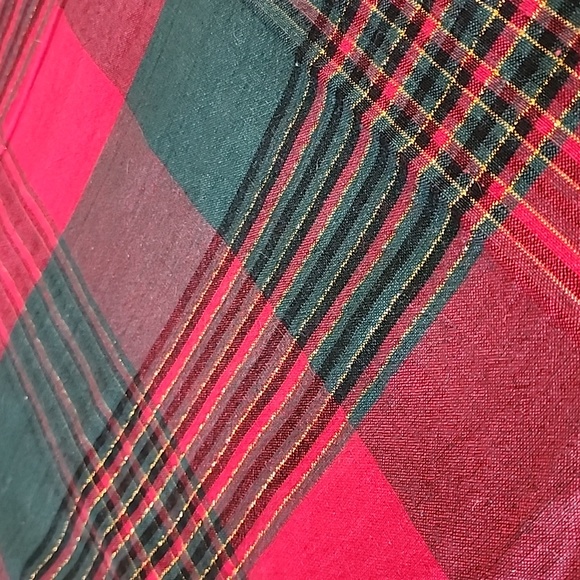 Beautiful Table Cloth Plaid 100% Cotton with Tassels. - Picture 2 of 8